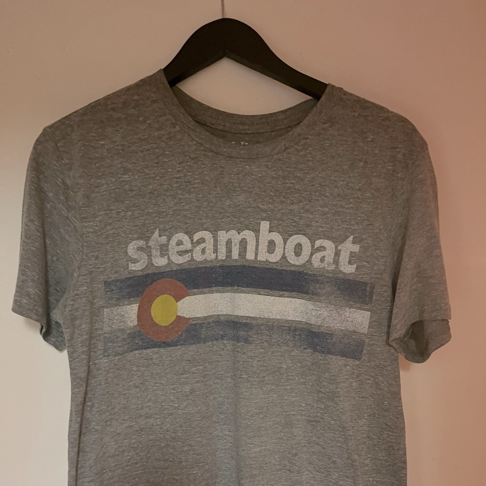 Women’s Blue 84 Tee sz M Blue 84 tee, good condition, great find!